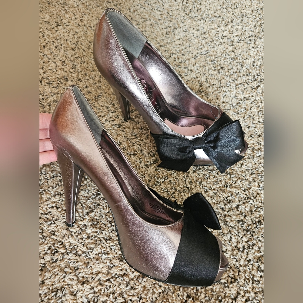 Paris Hilton gray with black bow women's high heels